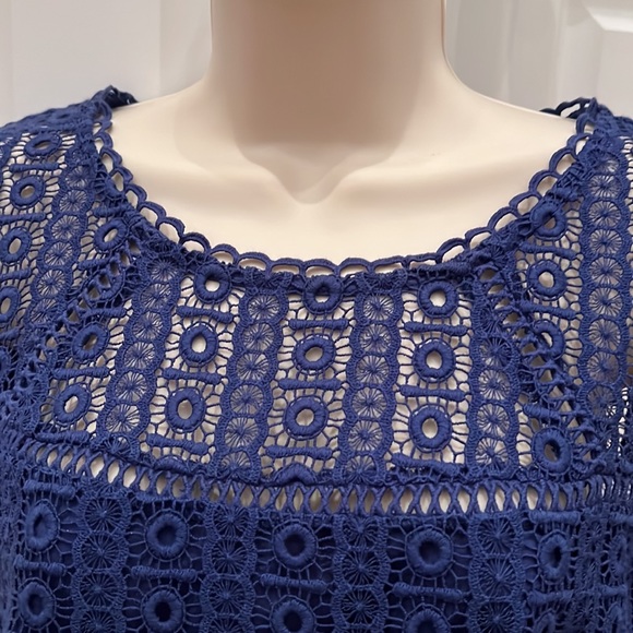 Cute top, great condition, 100% cotton. - Picture 2 of 4